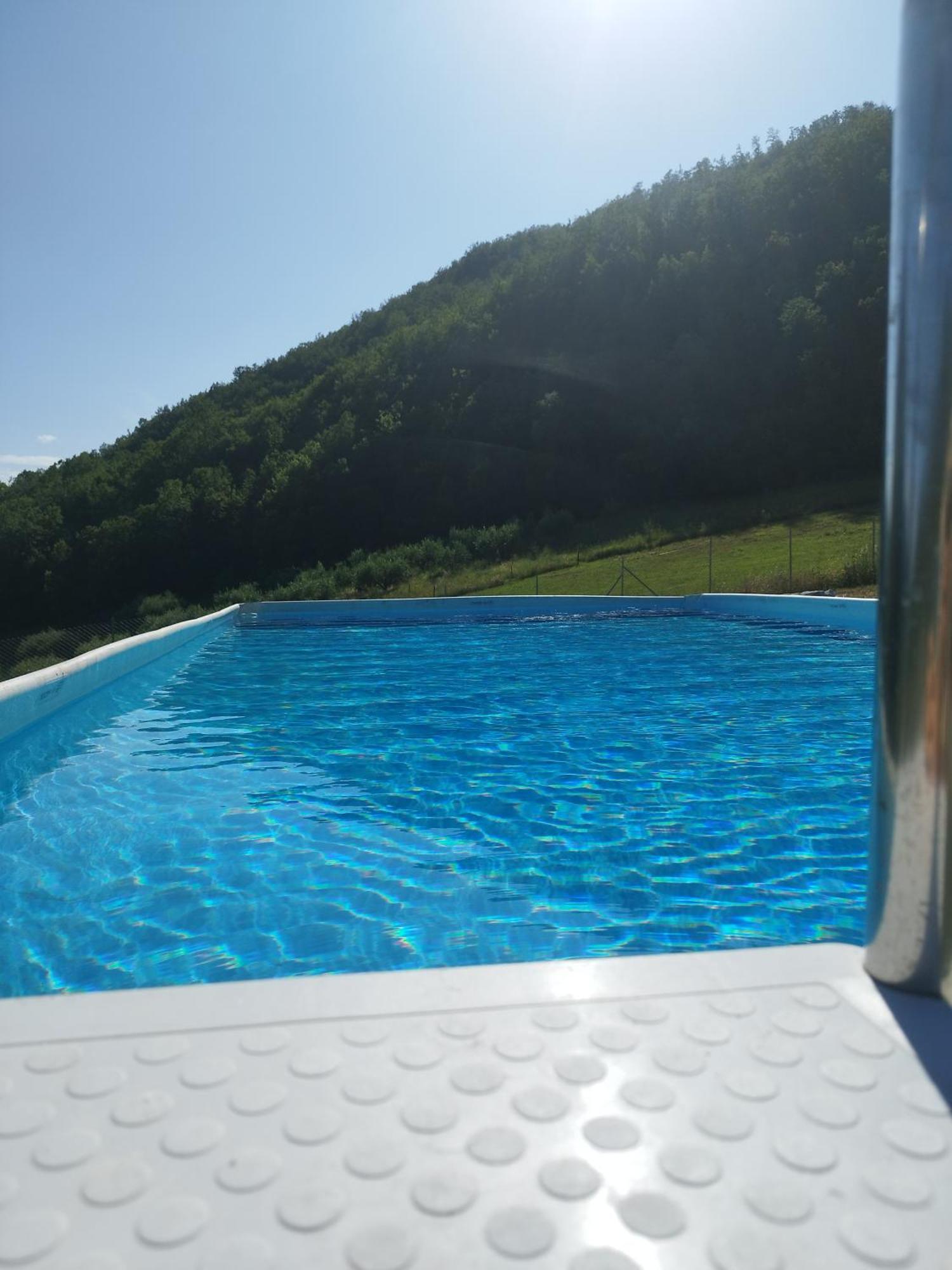 Agriturismo Le Cascine Castel di Tora Exteriör bild